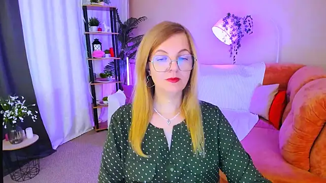 YourUniverser stripchat live cam model