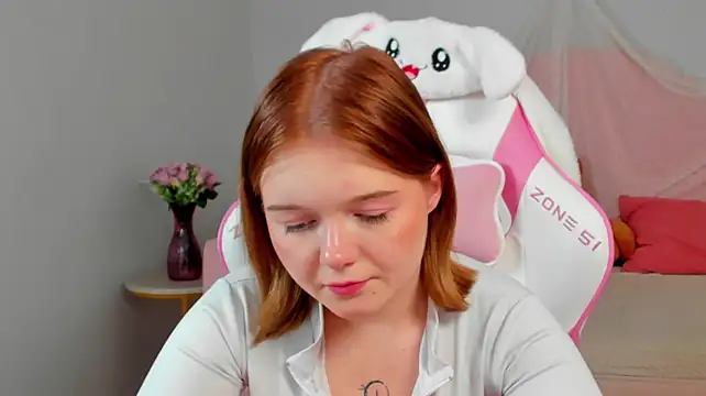 ElinaVale stripchat live cam model