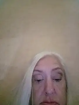 Julia20X stripchat live cam model