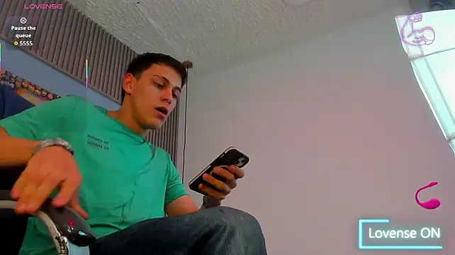 Ethanx18_ stripchat live cam model