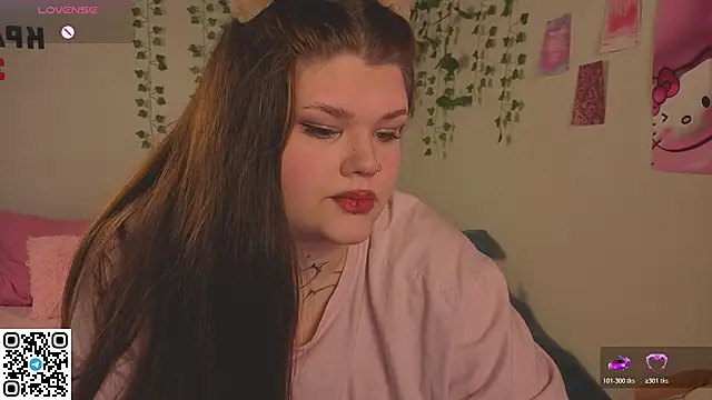 Lilyssse stripchat live cam model
