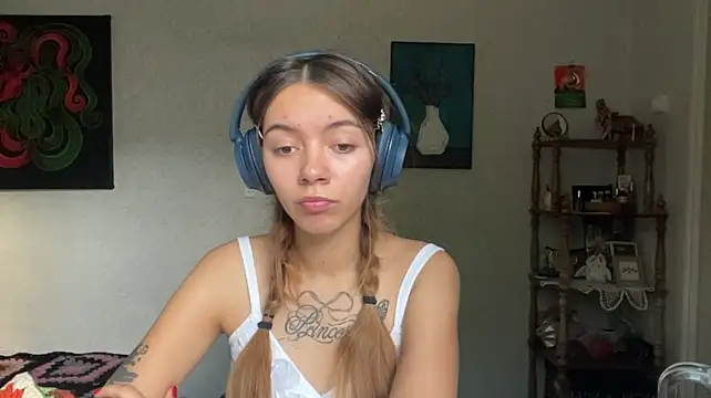 meowskyy stripchat live cam model