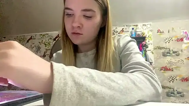 VerdaGormly stripchat live cam model