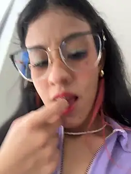 Alejandra_ospina stripchat live cam model