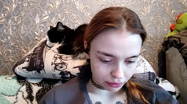 CaraDelevingnee stripchat live cam model