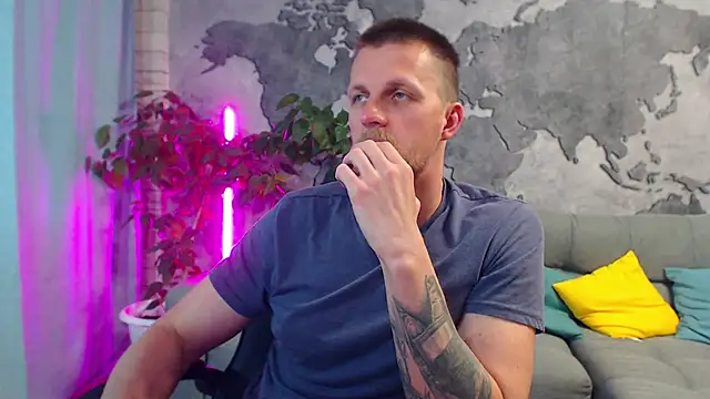 VikingChrisss stripchat live cam model