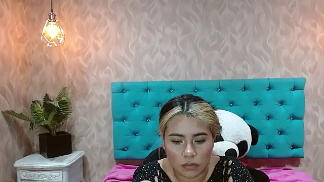 ZoeSteel stripchat live cam model
