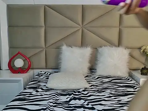 IvyRadison stripchat live cam model
