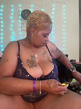 BIGCUMSHOW35 stripchat live cam model