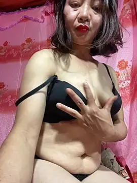 lysa55 stripchat live cam model
