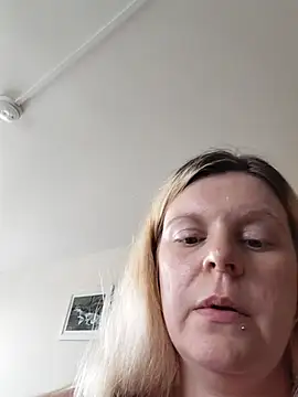 pinkieMilfPUSY stripchat live cam model