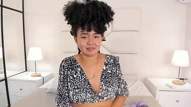 Kiraspell stripchat live cam model