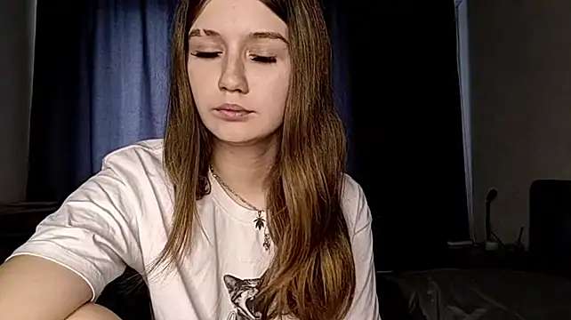 DanicaMazon stripchat live cam model