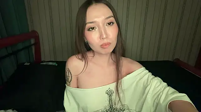 KasieBratton stripchat live cam model