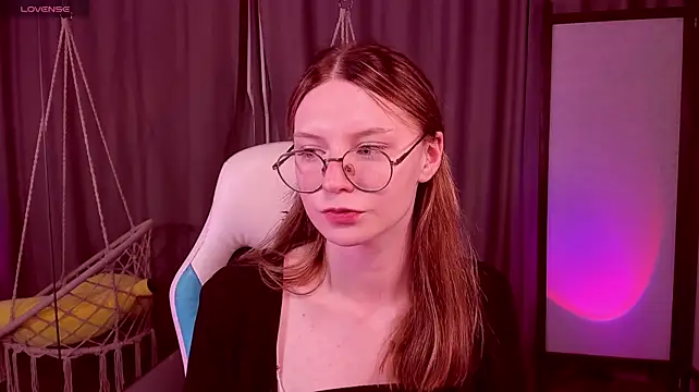 MaryRichardson stripchat live cam model