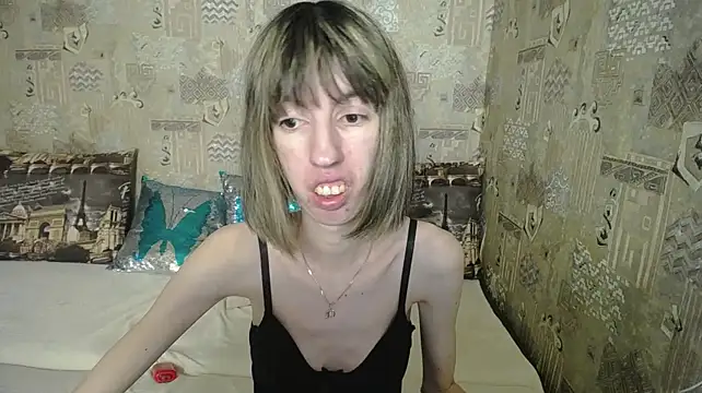 Unusual_G stripchat live cam model