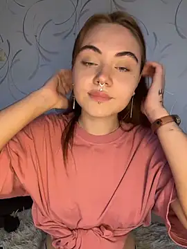 LunaMillie stripchat live cam model