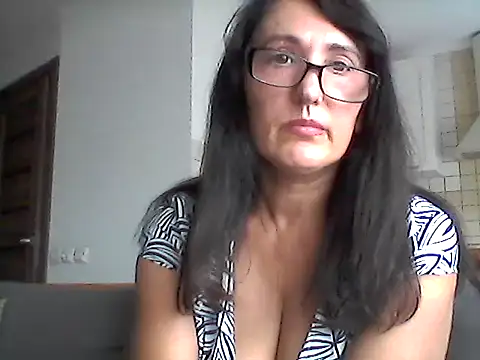Elena48324 stripchat live cam model
