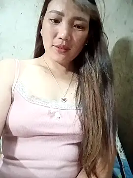 Nunaa2x stripchat live cam model