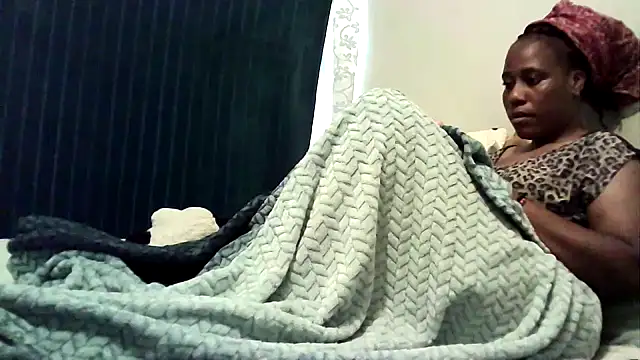 Dutches101 stripchat live cam model