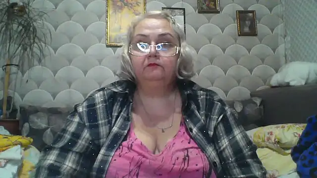 MarinaFarina53 stripchat live cam model