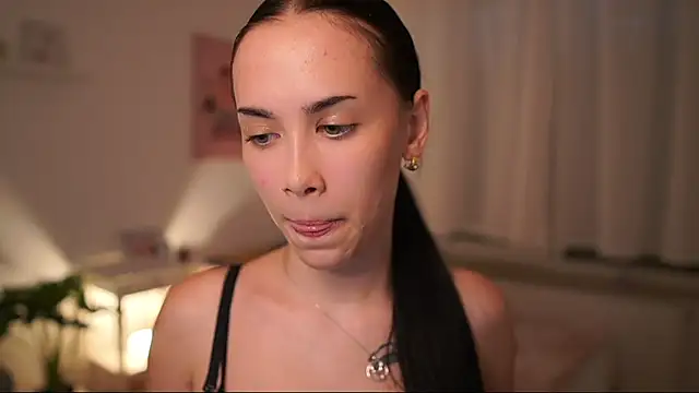 MagenRain stripchat live cam model
