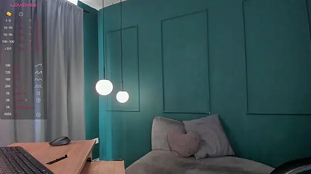 Milan_saint stripchat live cam model