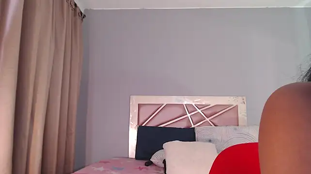 Aishaa_w10 stripchat live cam model