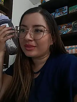 LunaDiaz999 stripchat live cam model