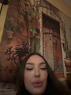SpanishYoungGirl stripchat live cam model