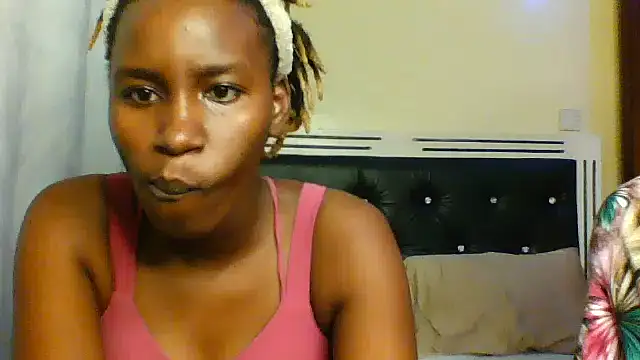 Luxelle stripchat live cam model