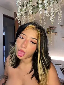 lilith_uvu stripchat live cam model