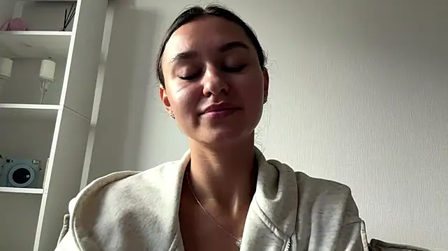 UcancallmeLillie stripchat live cam model