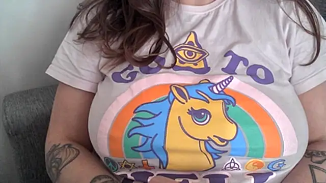xxxluana stripchat live cam model