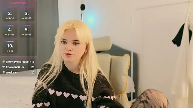 mood_berry_ stripchat live cam model
