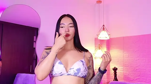 VainillaSecret stripchat live cam model