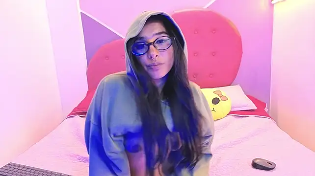 Almarouxx stripchat live cam model