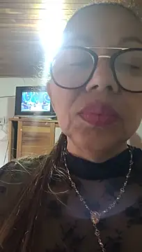 Ladymilf12 stripchat live cam model