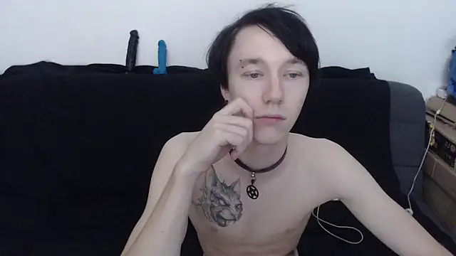 Cherry_little_pinkie stripchat live cam model