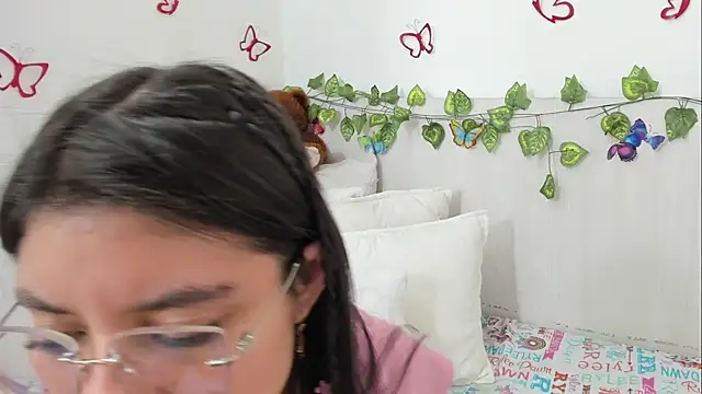 LindaCatalina_ stripchat live cam model