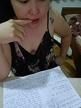 Mon_xinh stripchat live cam model
