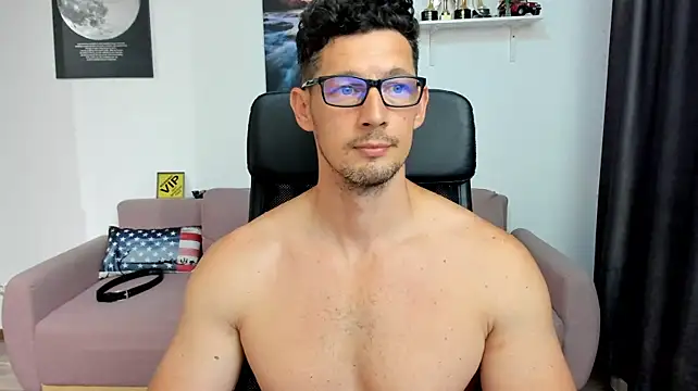 BrutusK08 stripchat live cam model