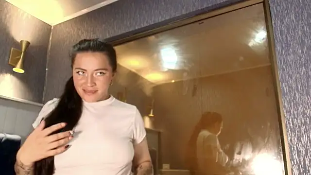 Lyannasex stripchat live cam model