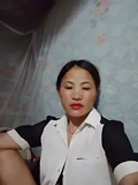Mie-Miee stripchat live cam model