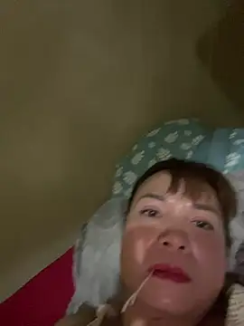 -Phuongthao- stripchat live cam model