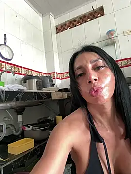 kenia_castro1 stripchat live cam model