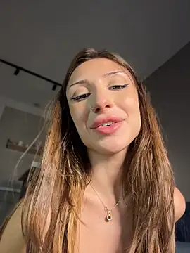 mollyyank stripchat live cam model