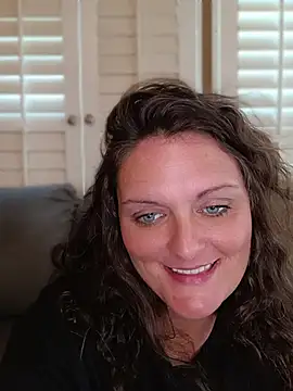Harley428 stripchat live cam model