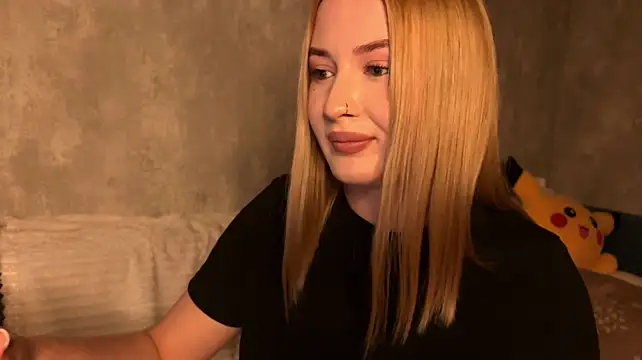LumiMoore stripchat live cam model