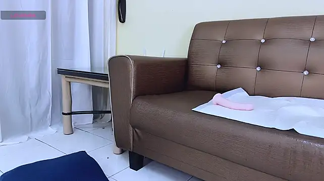Yuki_Juicy stripchat live cam model